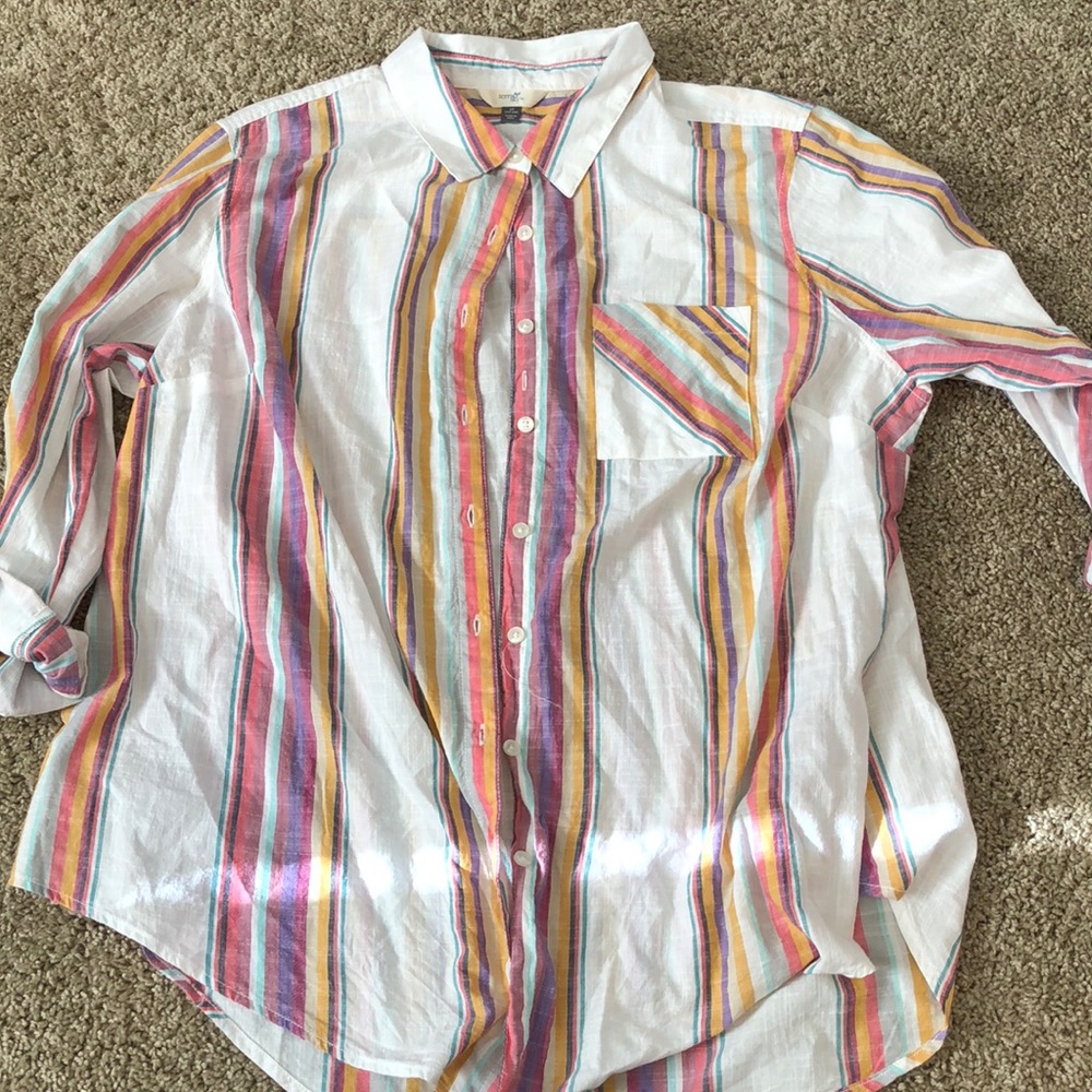 A button down Tierra and Sky shirt